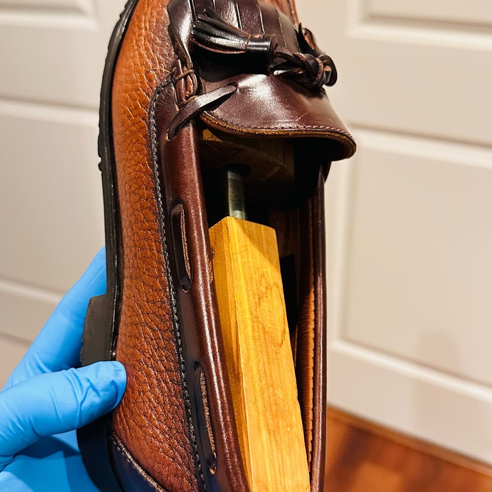 Allen Edmonds Nashua Tassel Pebble Leather Loafer. - Picture 6 of 9